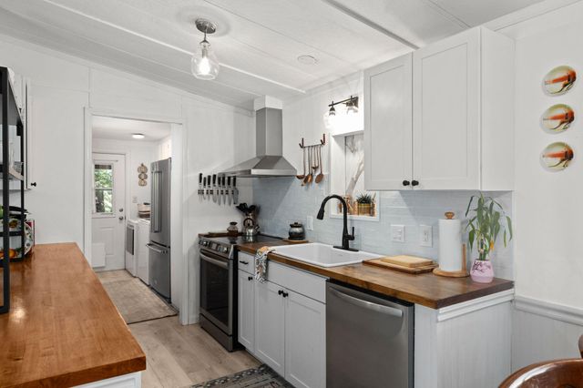 555 Freeman Road UNIT 128, Central Point, OR 97502