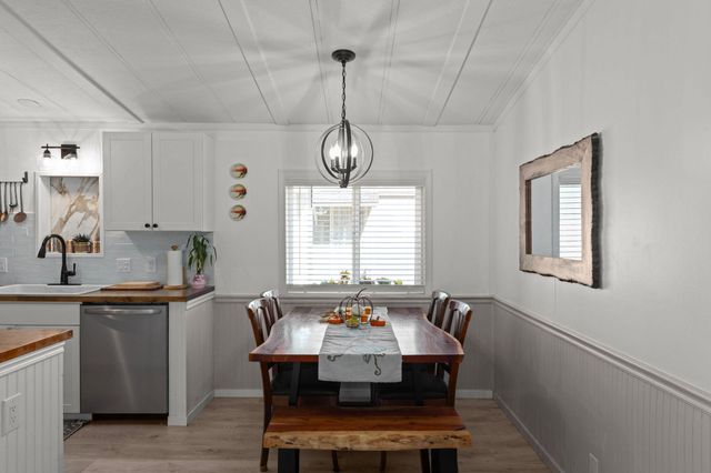 555 Freeman Road UNIT 128, Central Point, OR 97502