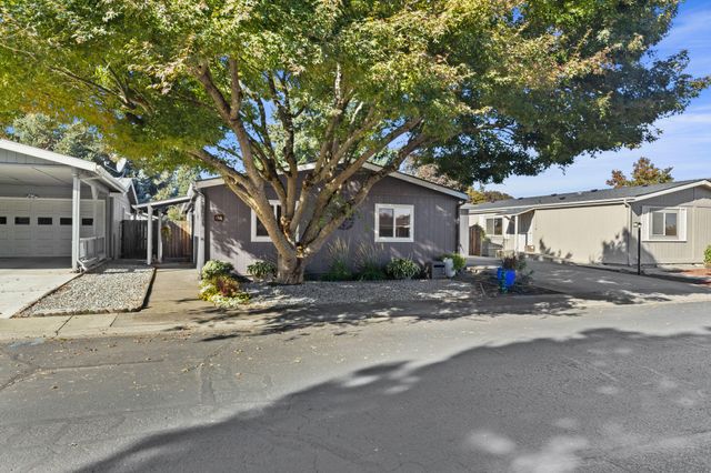 555 Freeman Road UNIT 128, Central Point, OR 97502