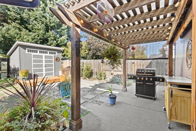 555 Freeman Road UNIT 128, Central Point, OR 97502