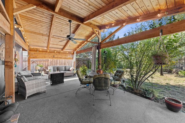 555 Freeman Road UNIT 128, Central Point, OR 97502