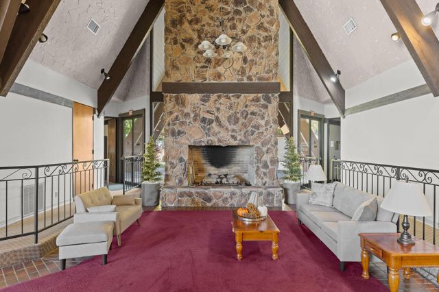 555 Freeman Road UNIT 128, Central Point, OR 97502