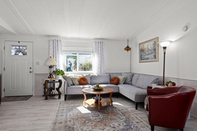 555 Freeman Road UNIT 128, Central Point, OR 97502