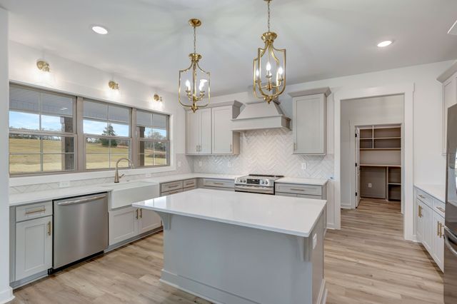1 Hunter Bills Rd, Lewisburg, TN 37091