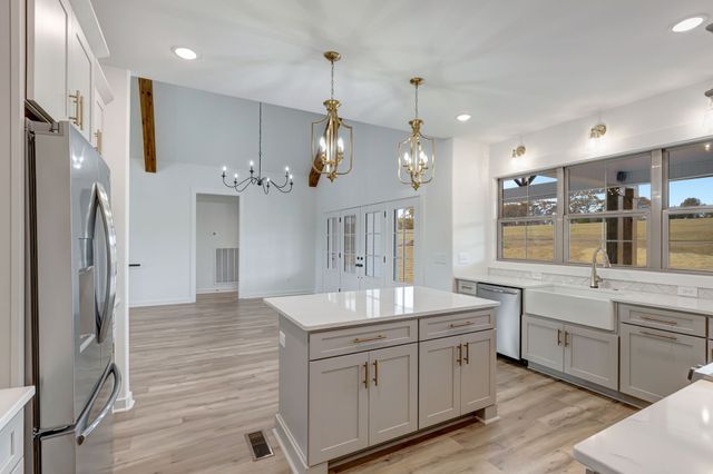 1 Hunter Bills Rd, Lewisburg, TN 37091
