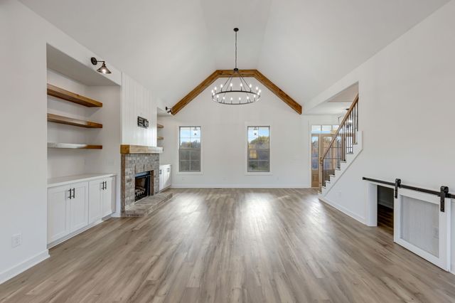 1 Hunter Bills Rd, Lewisburg, TN 37091
