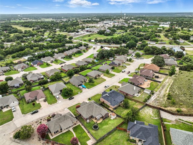 145 Redbud Lane, Weatherford, TX 76086