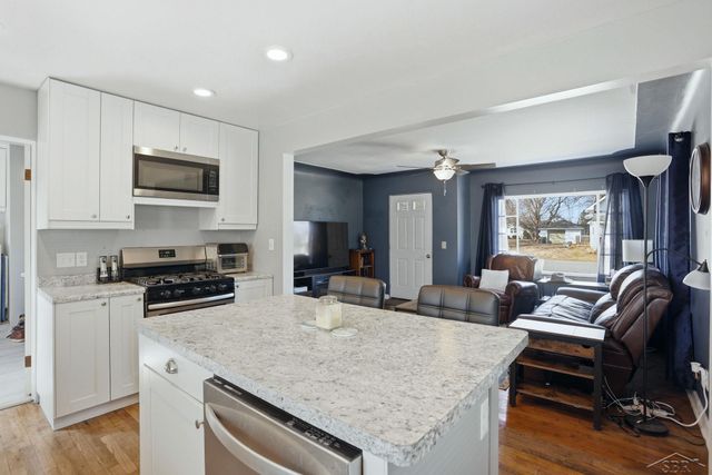 309 W Benjamin Street, Fraser Twp, MI 48634