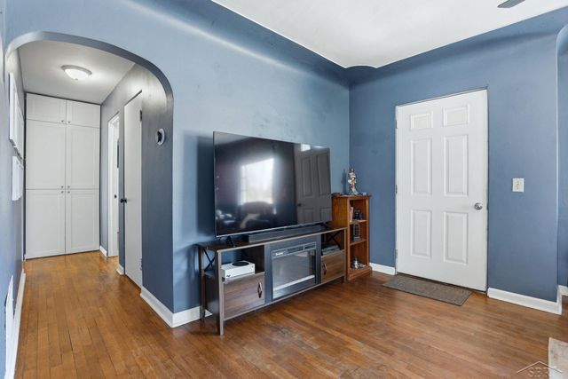 309 W Benjamin Street, Fraser Twp, MI 48634