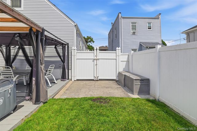 64 Lehrer Avenue, Elmont, NY 11003