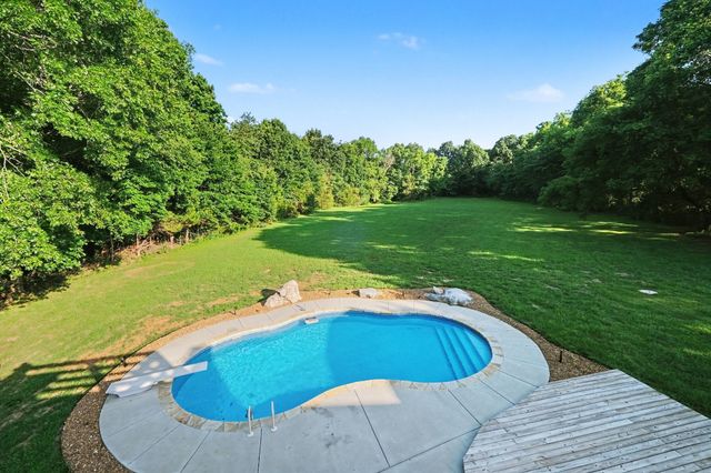 2267 Hunter Rd, Lewisburg, TN 37091