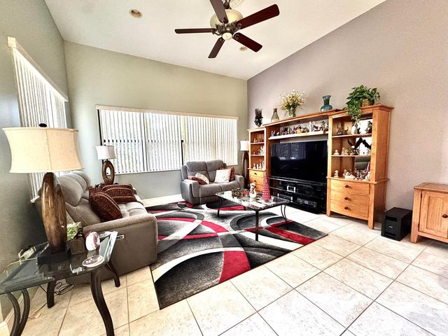 8041 E Via Grande, Boynton Beach, FL 33437