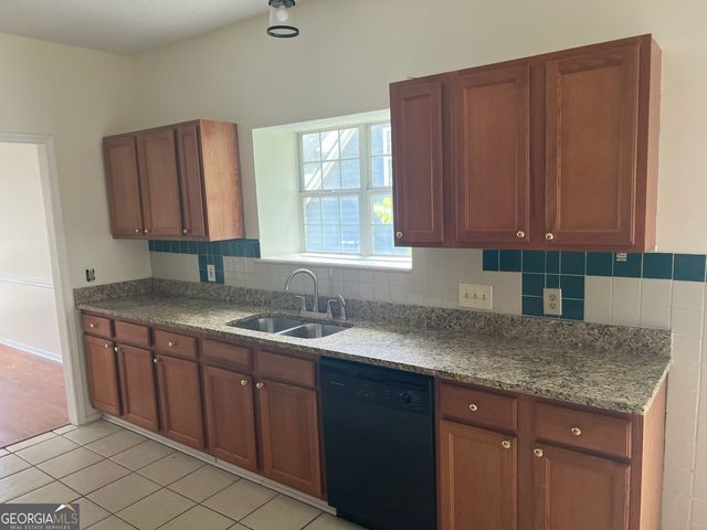 517 Crestwood Court, Lithonia, GA 30058