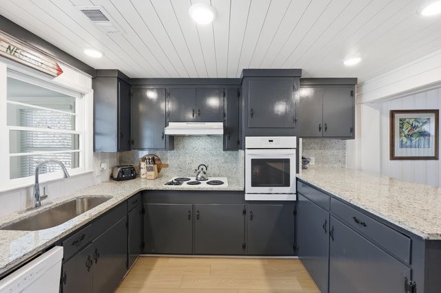 312 Norris Dr., Pawleys Island, SC 29585