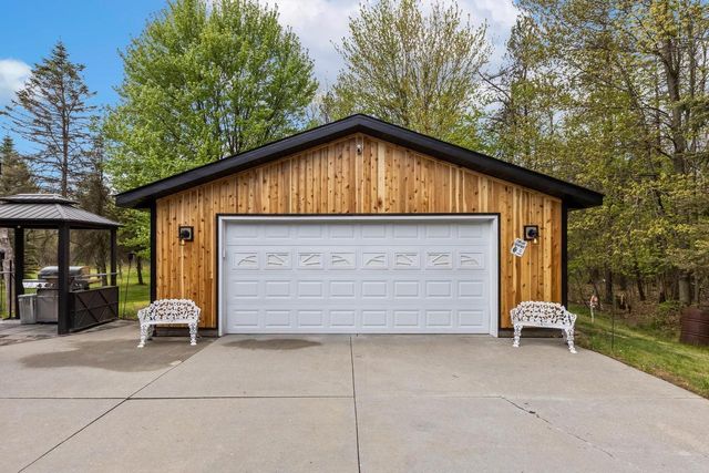 W6467 39th Street, New Lisbon, WI 53950