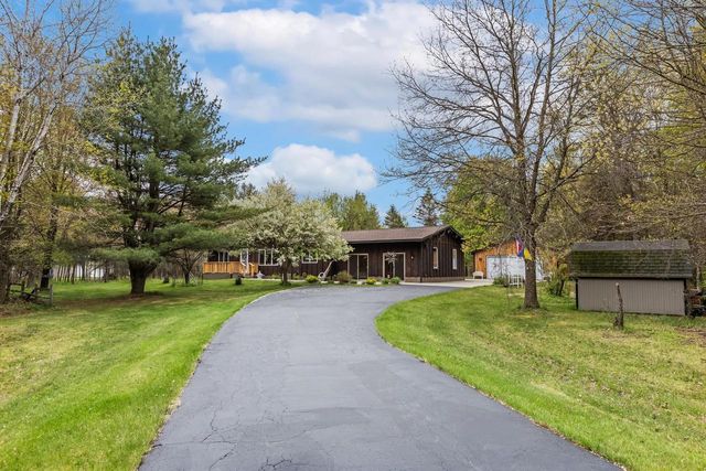 W6467 39th Street, New Lisbon, WI 53950
