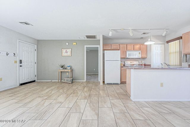 920 W Calle De La Pelotita, Green Valley, AZ 85614