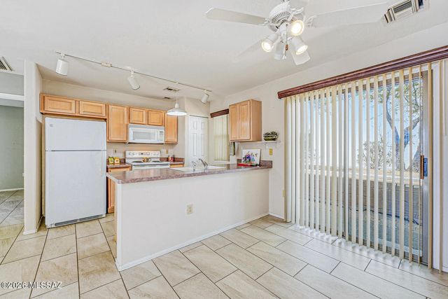 920 W Calle De La Pelotita, Green Valley, AZ 85614