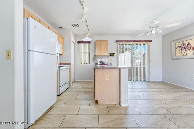 920 W Calle De La Pelotita, Green Valley, AZ 85614