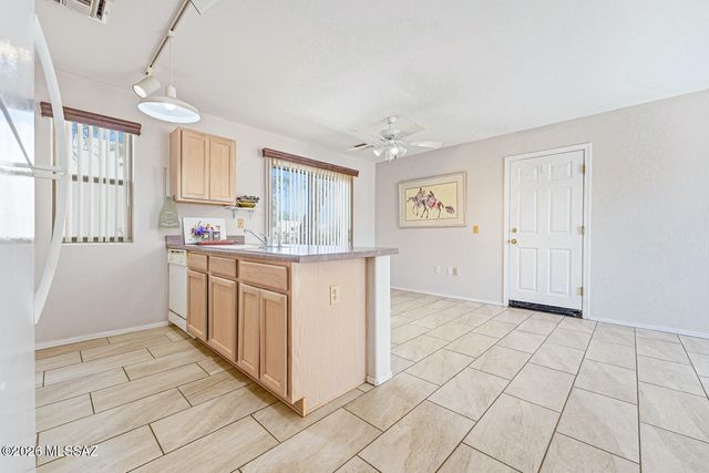 920 W Calle De La Pelotita, Green Valley, AZ 85614