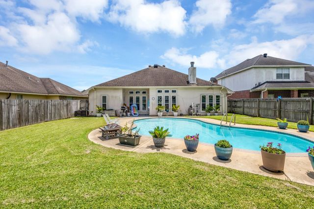 8032 Torrey Pines Circle, Beaumont, TX 77612