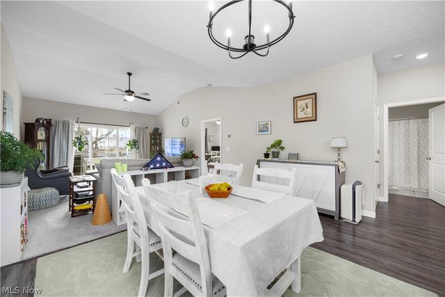 238 Silver Spring Circle, Elyria, OH 44035