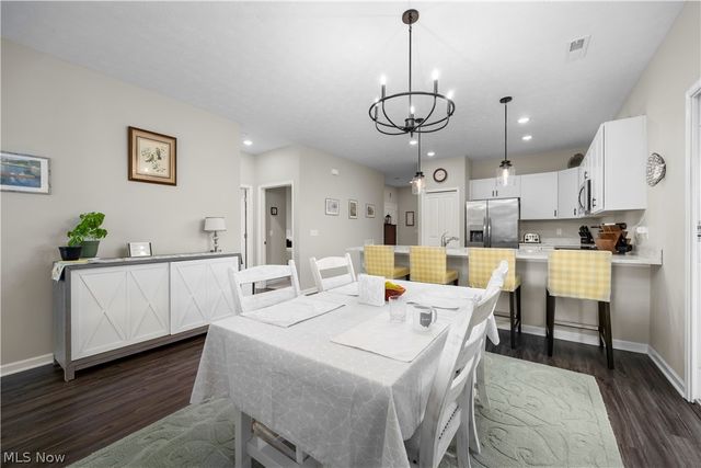 238 Silver Spring Circle, Elyria, OH 44035