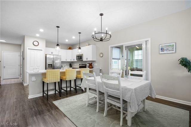 238 Silver Spring Circle, Elyria, OH 44035