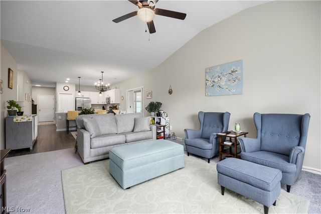 238 Silver Spring Circle, Elyria, OH 44035