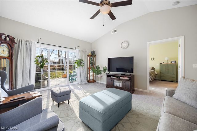 238 Silver Spring Circle, Elyria, OH 44035