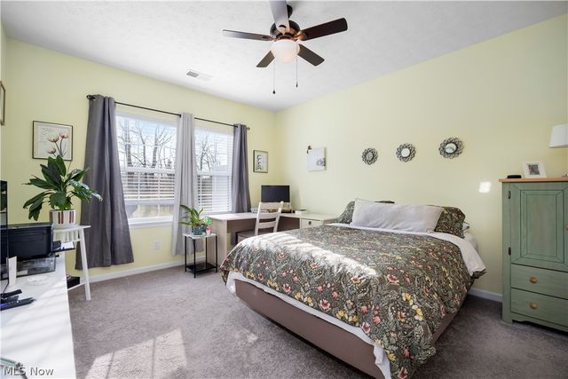 238 Silver Spring Circle, Elyria, OH 44035