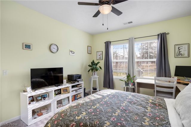 238 Silver Spring Circle, Elyria, OH 44035