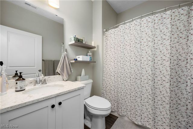 238 Silver Spring Circle, Elyria, OH 44035