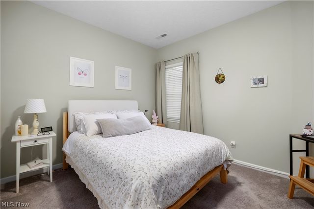 238 Silver Spring Circle, Elyria, OH 44035