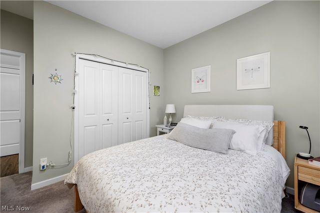 238 Silver Spring Circle, Elyria, OH 44035