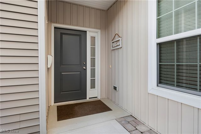 238 Silver Spring Circle, Elyria, OH 44035