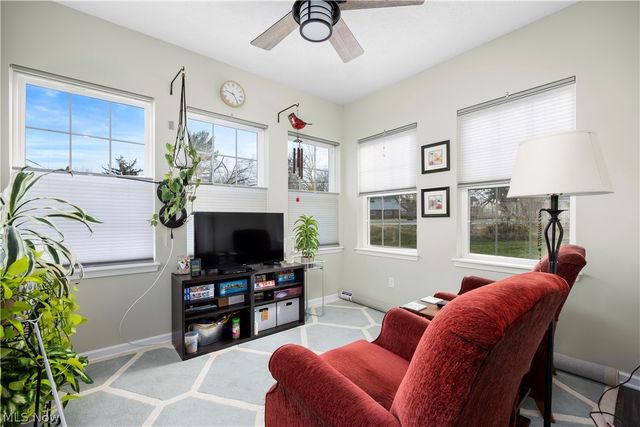 238 Silver Spring Circle, Elyria, OH 44035