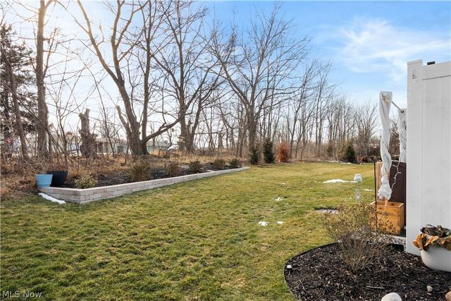 238 Silver Spring Circle, Elyria, OH 44035