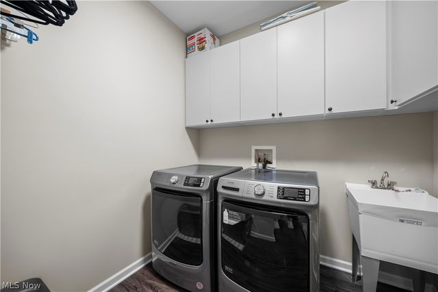 238 Silver Spring Circle, Elyria, OH 44035