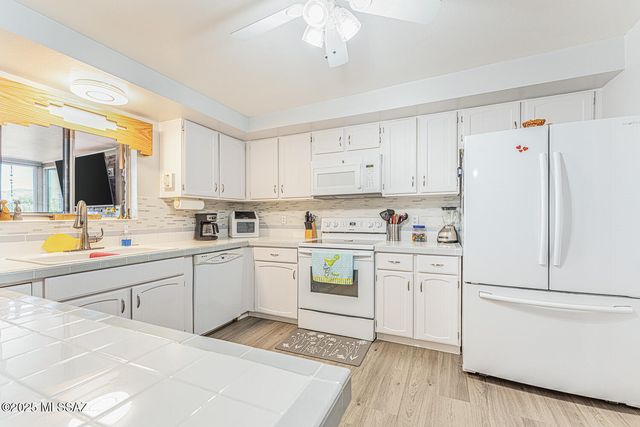 1841 S San Ray, Green Valley, AZ 85614