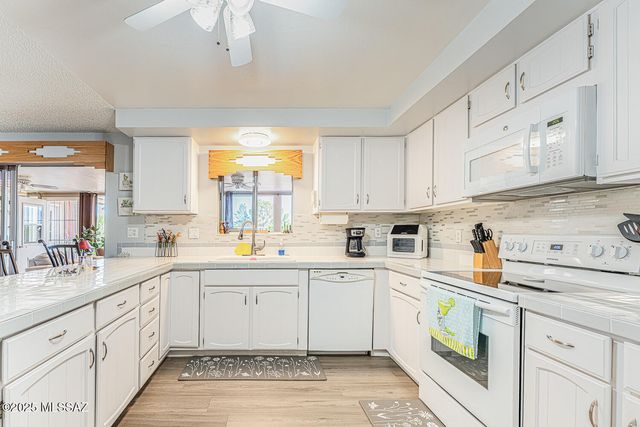 1841 S San Ray, Green Valley, AZ 85614