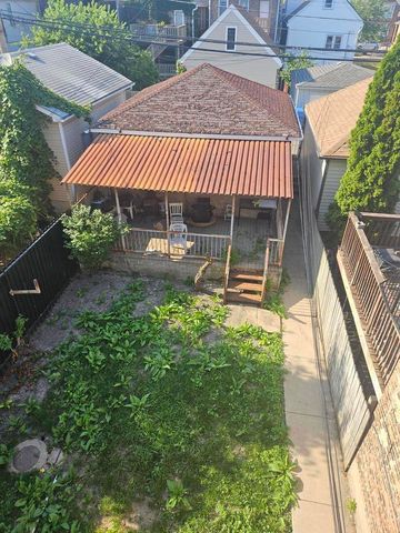 2144 W 19th Street, Chicago, IL 60608