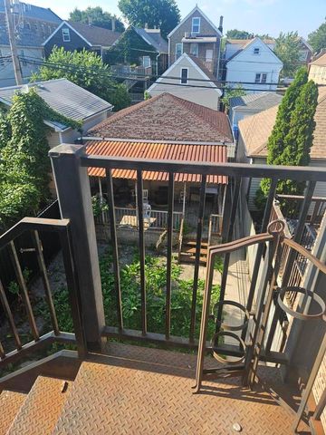 2144 W 19th Street, Chicago, IL 60608