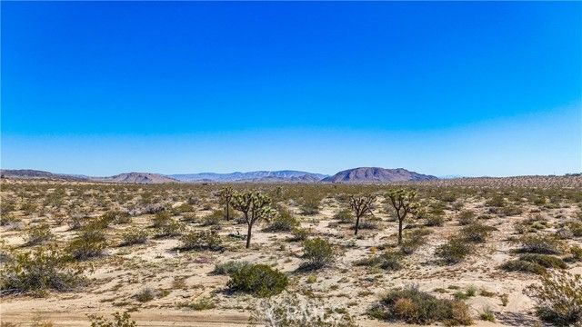 57645 Reche Road, Landers, CA 92285
