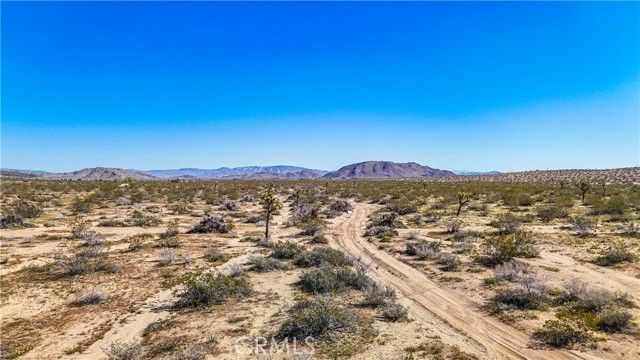 57645 Reche Road, Landers, CA 92285