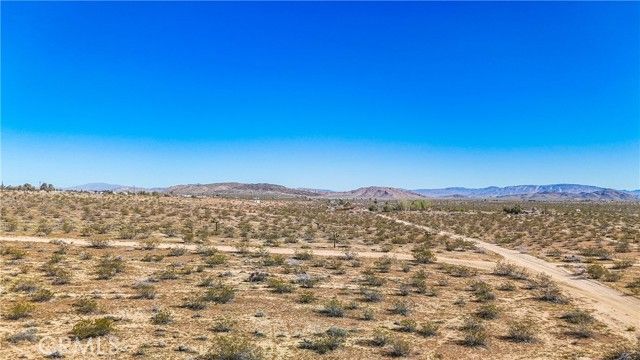 57645 Reche Road, Landers, CA 92285