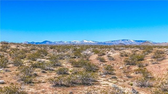 57645 Reche Road, Landers, CA 92285