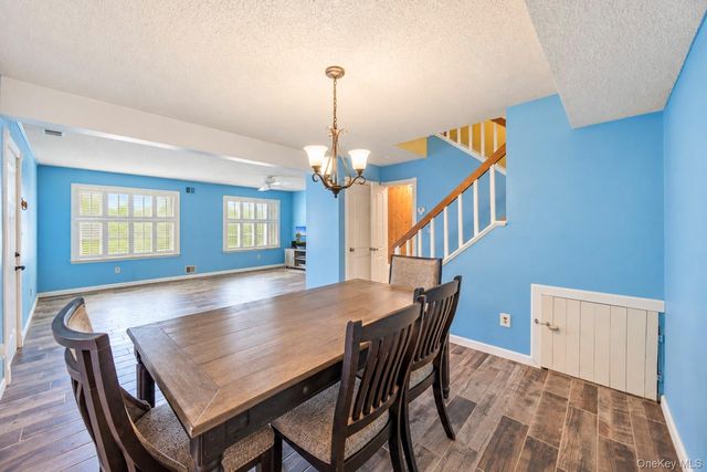 204 Springmeadow Drive M, Holbrook, NY 11741