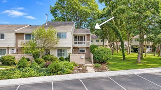204 Springmeadow Drive M, Holbrook, NY 11741