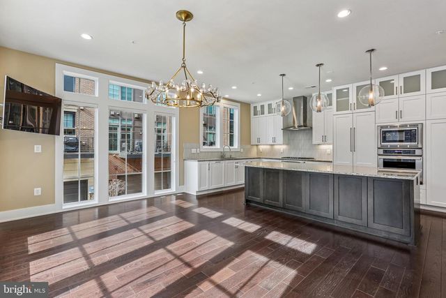 3675 CHEVY CHASE LAKE DR, Chevy Chase, MD 20815